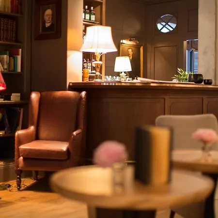 Отель Monbijou 3*