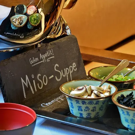 Отель Monbijou 3*